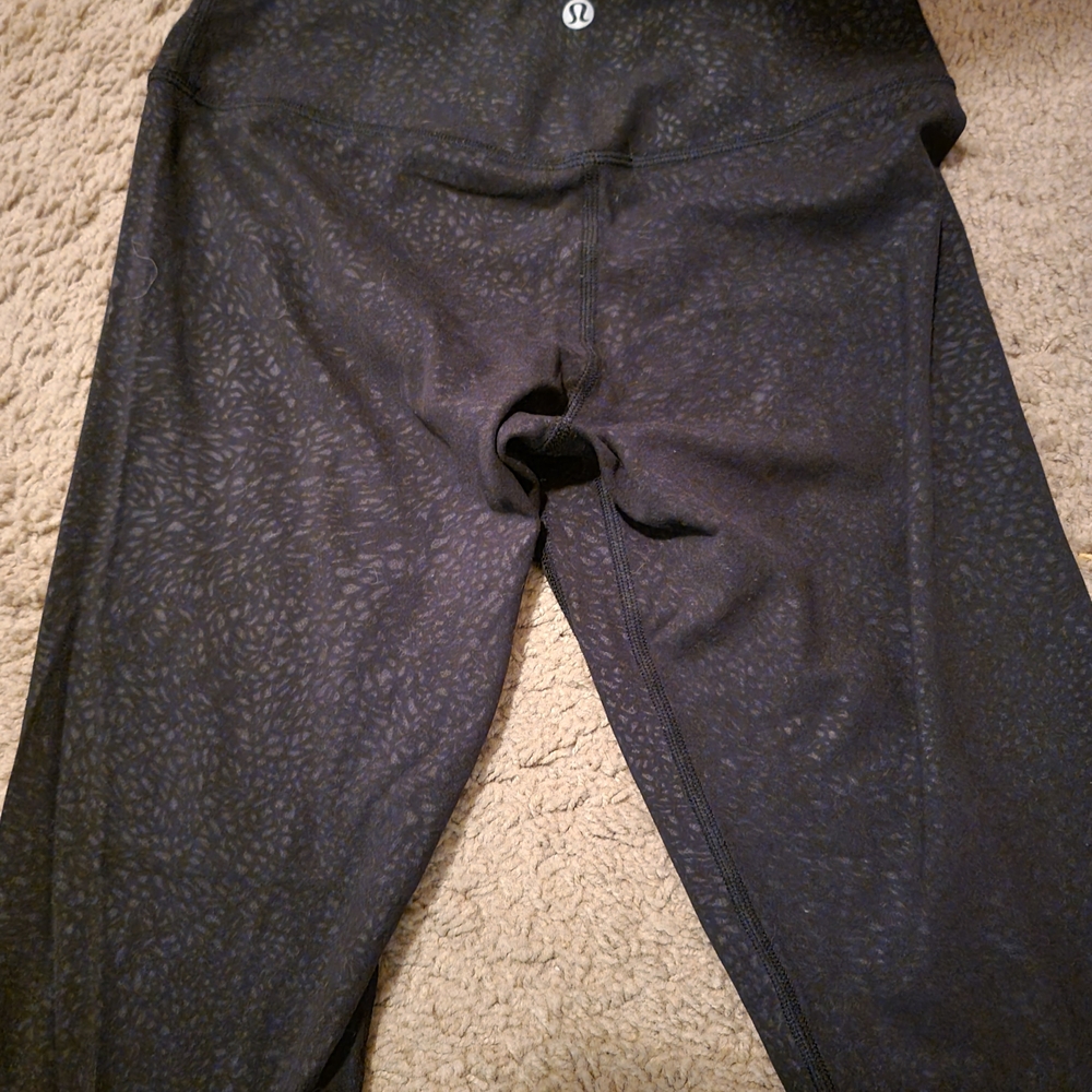Lululemon Women's Black Patterned Leggings